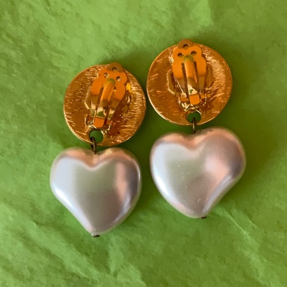 NEW! VERSUS Gianni Versace Large Clip On Earrings - Picture 4 of 5